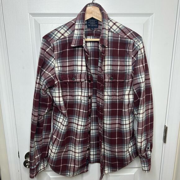 American Eagle Outfitters Other - American Eagle Men's flannel Size Medium burgundy button down casual